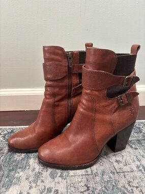 Frye Cognac Leather mid-ankle Heeled Boots with Buckle Straps